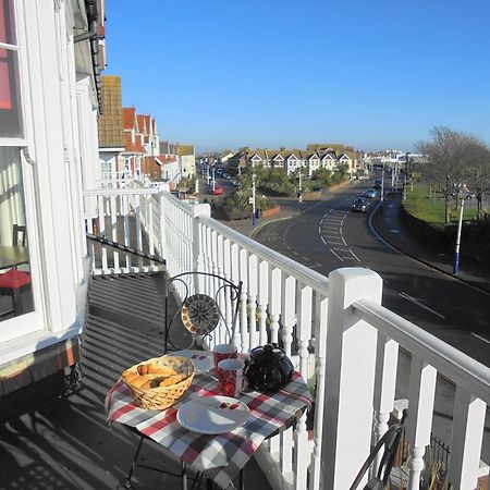 Seabreeze Apartment Eastbourne Exteriör bild