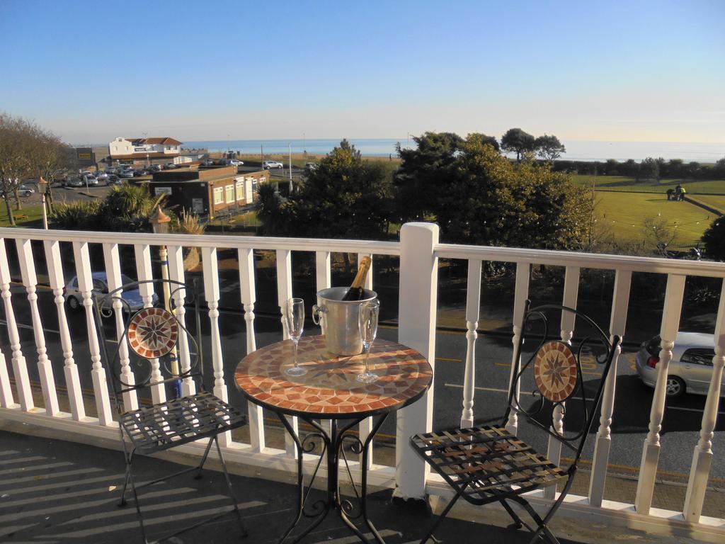 Seabreeze Apartment Eastbourne Exteriör bild