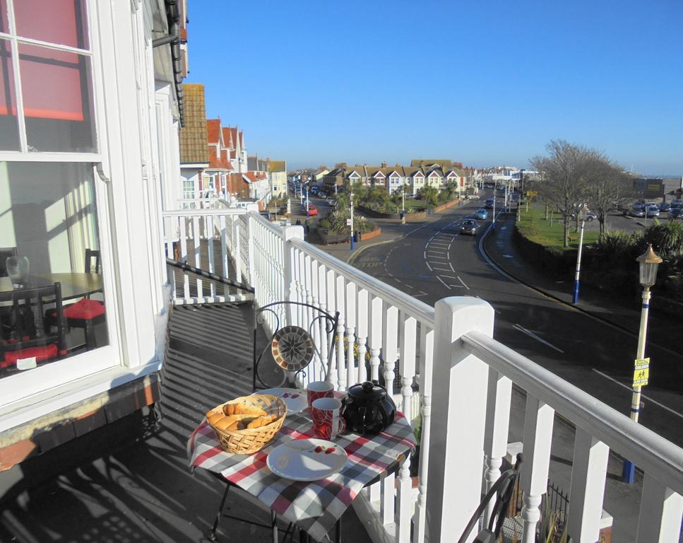 Seabreeze Apartment Eastbourne Exteriör bild