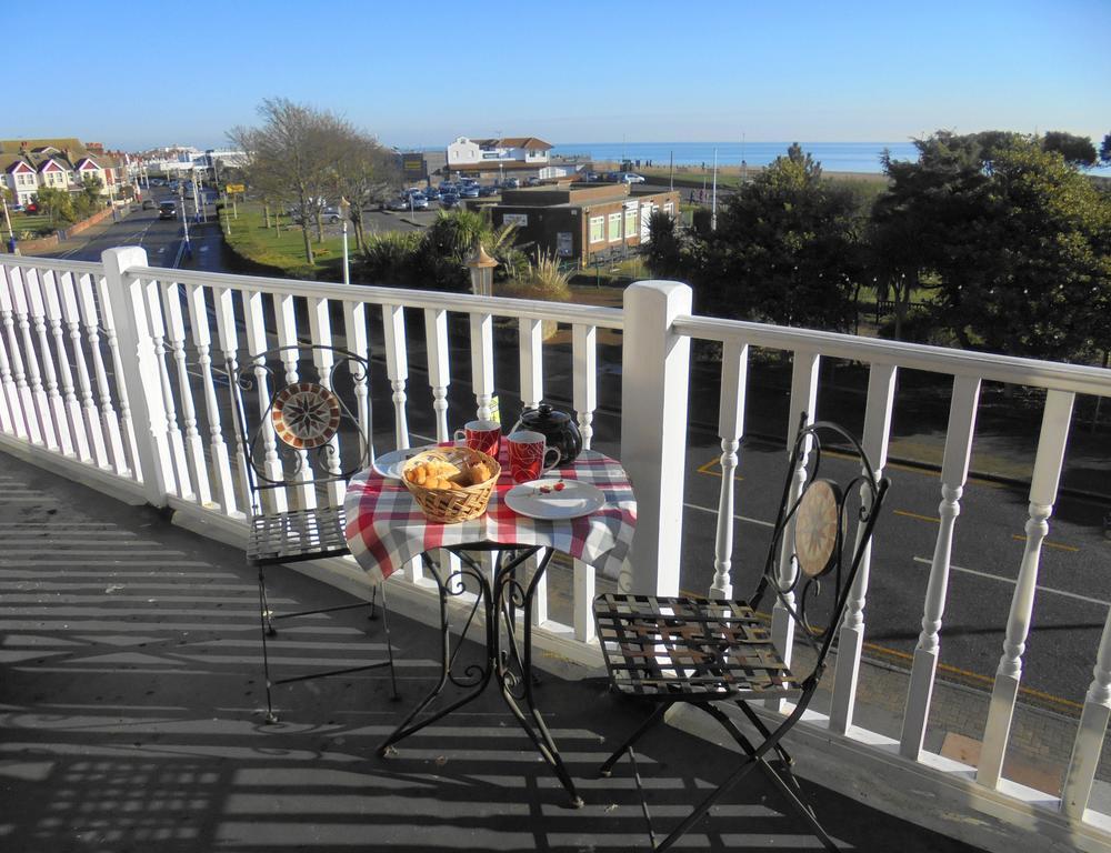 Seabreeze Apartment Eastbourne Exteriör bild